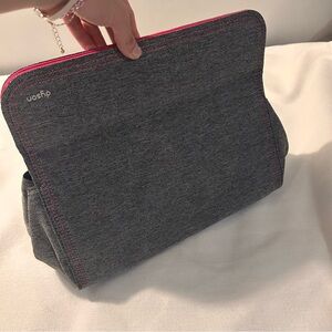 Dyson Gray hair dryer storage bag with Pink Trim
